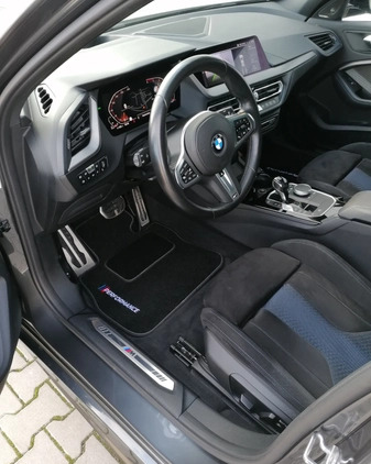 BMW Seria 1 cena 119000 przebieg: 165000, rok produkcji 2019 z Świdnica małe 781
